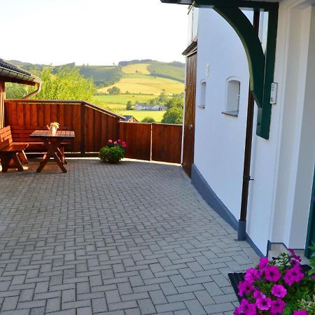 Serene Apartment In Meschede With Balcony Grevenstein Екстер'єр фото